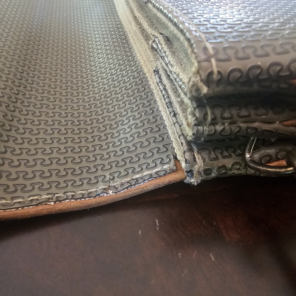 Charles Jourdan Tan and Gray Crossbody Bag - Picture 8 of 11